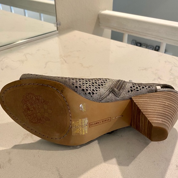 Vince Camuto wedges - Picture 6 of 9